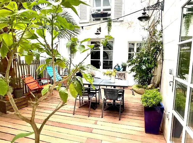 Vue Sur Cour Bed & Breakfast La Rochelle 